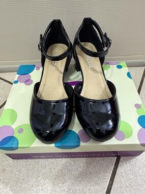 Black patent ankle strap heels by Soda Kids size 2.5